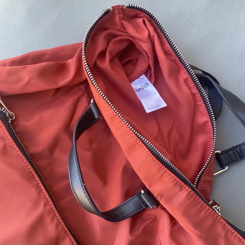 COOL RUCKSACK 🎒 Maroon + black silver zip details adjustable straps zip pocket - Picture 5 of 6